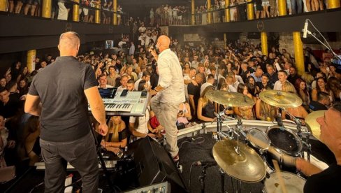 DOBIO NEOČEKIVANI PREDLOG: Bobana Rajovića publika kandidovala za gradonačelnika Kotora (FOTO) DOBIO NEOČEKIVANI PREDLOG: Bobana Rajovića publika kandidovala za gradonačelnika Kotora (FOTO)