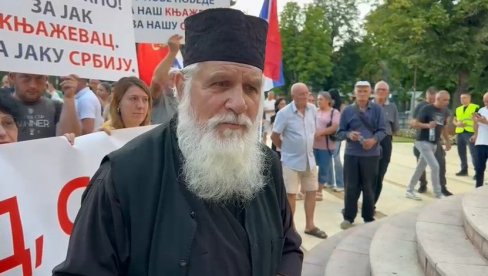 KO HOĆE DA MENJA SRBIJU, PRVO DA PROMENI SEBE Starešina knjaževačke crkve izneo jasan stav protiv blokada (VIDEO) KO HOĆE DA MENJA SRBIJU, PRVO DA PROMENI SEBE Starešina knjaževačke crkve izneo jasan stav protiv blokada (VIDEO)