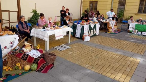 RINFLAJŠ, ŽUTA SUPA I DOMAĆE KIFLICE: Tradicionalni Banatski festival nematerijalnog kulturnog nasleđa RINFLAJŠ, ŽUTA SUPA I DOMAĆE KIFLICE: Tradicionalni Banatski festival nematerijalnog kulturnog nasleđa
