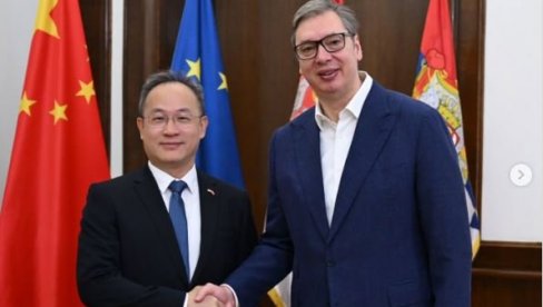 RAZMOTRILI SMO DETALJE PREDSTOJEĆEG SUSRETA SA PREDSEDNIKOM SI ĐINPINGOM Vučić se sastao sa kineskim ambasadorom (FOTO) RAZMOTRILI SMO DETALJE PREDSTOJEĆEG SUSRETA SA PREDSEDNIKOM SI ĐINPINGOM Vučić se sastao sa kineskim ambasadorom (FOTO)