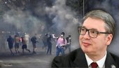 HOĆE DIJALOG SA USTAŠAMA I STRANCIMA, ALI NEĆE SA PREDSEDNIKOM SRBIJE Blokaderi odbijaju razgovor iz tri razloga, hoće rat na ulicama
