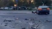 TEŠKA SAOBRAĆAJKA: Delovi automobila rasuti po raskrsnici, vozilo teško oštećeno (VIDEO) TEŠKA SAOBRAĆAJKA: Delovi automobila rasuti po raskrsnici, vozilo teško oštećeno (VIDEO)