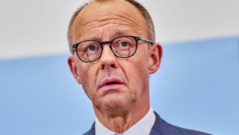 ŠOK ODLUKA U BERLINU: Merc smeni svog šefa kabineta