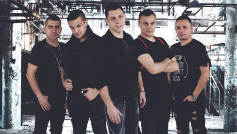 PROCURILA GLASOVNA PORUKA: Dijamanti bend otkrili šta se izdešavalo (FOTO) PROCURILA GLASOVNA PORUKA: Dijamanti bend otkrili šta se izdešavalo (FOTO)
