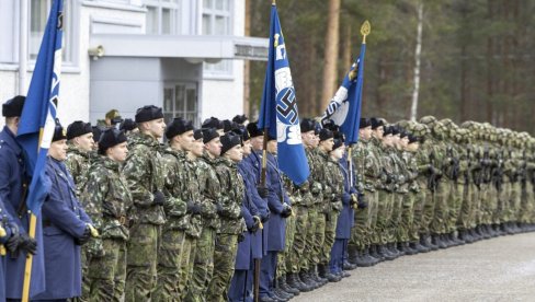 УКЛАЊАЈУ СВАСТИКЕ СА ЗАСТАВА: Финска авијација планира измену инсигнија у својим јединицама