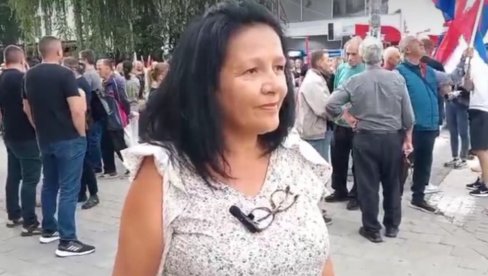 НЕКА СТАНУ БЛОКАДЕ, НЕКА СТАНЕ НАСИЉЕ, ЖИВЕЛА СРБИЈА: Грађанка Бујановца послали моћну поруку НЕКА СТАНУ БЛОКАДЕ, НЕКА СТАНЕ НАСИЉЕ, ЖИВЕЛА СРБИЈА: Грађанка Бујановца послали моћну поруку