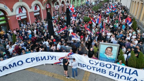 MORE LJUDI U SUBOTICI: Narod ne želi blokade, želi mir i stabilnost MORE LJUDI U SUBOTICI: Narod ne želi blokade, želi mir i stabilnost