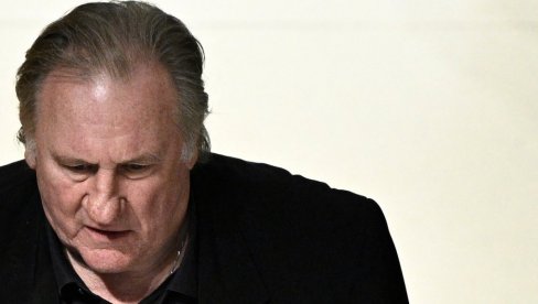 ДЕПАРДЈЕ ПОНОВО ОПТУЖЕН ЗА СИЛОВАЊЕ: Глумац поново пред судом, колегиница тврди да ју је напаствовао ДЕПАРДЈЕ ПОНОВО ОПТУЖЕН ЗА СИЛОВАЊЕ: Глумац поново пред судом, колегиница тврди да ју је напаствовао