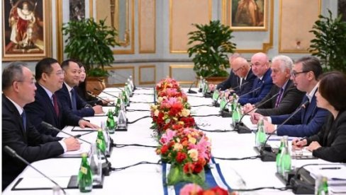 VELIKO INTERESOVANJE ZA INVESTIRANJE U SRBIJI: Vučić sa predstavnicima kompanije Guangdong Hongda (FOTO)