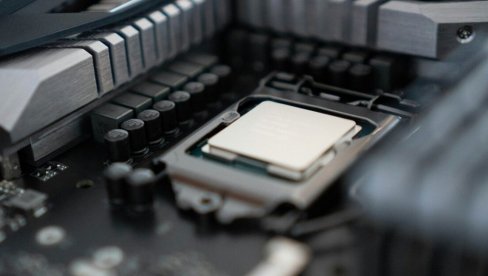 СКАЧУ АКЦИЈЕ НА ВОЛСТРИТУ: Компанија Qualcomm најављује нове чипове за акцелерацију вештачке интелигенције СКАЧУ АКЦИЈЕ НА ВОЛСТРИТУ: Компанија Qualcomm најављује нове чипове за акцелерацију вештачке интелигенције