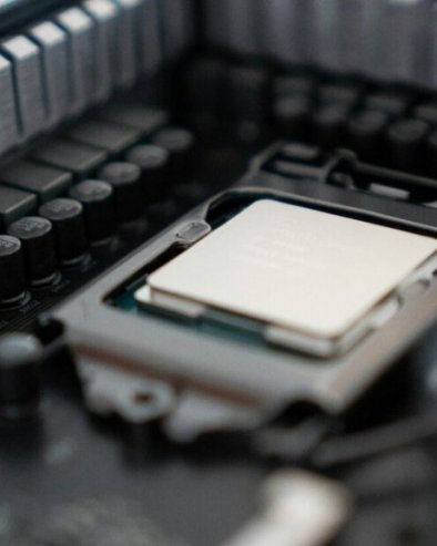 ТЕК ТРЕЋА ЕВРОПСКА КОМПАНИЈА: Вредност произвођача машина за производњу чипова АСМЛ прешла границу од 450 милијарди евра