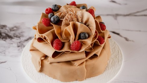 CREME DE LA CROWNE PLAZA: Luksuz u formi dezerta CREME DE LA CROWNE PLAZA: Luksuz u formi dezerta
