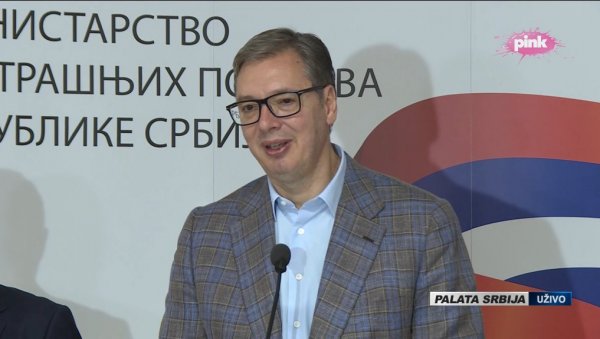 ВУЧИЋ ОТКРИО КОЛИКО ЈЕ БЛОКАДЕРА БИЛО НА СКУПОВИМА: Свуда је било мирно, осим у Новом Саду ВУЧИЋ ОТКРИО КОЛИКО ЈЕ БЛОКАДЕРА БИЛО НА СКУПОВИМА: Свуда је било мирно, осим у Новом Саду