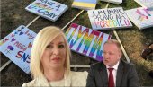 ПРВИ БЛОКАДЕРСКИ ГЕЈ ПРАЈД: Кума им је из Ђиласове странке, спремили транспаренте пумпај, а застају код култног блокадерског места