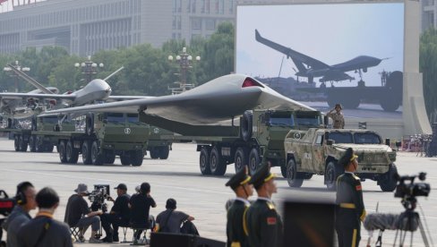 ANALIZA NOVOSTI: Protivnike raspametili super moćnim arsenalom, prvi put prikazali novi laki tenk i supersonične rakete (FOTO) ANALIZA NOVOSTI: Protivnike raspametili super moćnim arsenalom, prvi put prikazali novi laki tenk i supersonične rakete (FOTO)