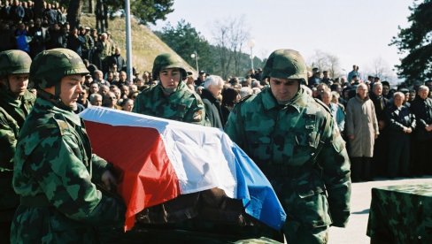СРАМОТА ЈЕ ШТО ПОДГОРИЦА КЛЕЧИ ПРЕД ЗАГРЕБОМ: Последњи живи сведок мучења у Лори и удовица логораша Симовића, за Новости СРАМОТА ЈЕ ШТО ПОДГОРИЦА КЛЕЧИ ПРЕД ЗАГРЕБОМ: Последњи живи сведок мучења у Лори и удовица логораша Симовића, за Новости