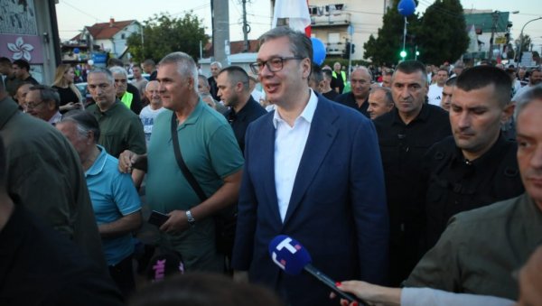 ВУЧИЋ У БОРЧИ С НАРОДОМ: Ви сте најбољи гарант да ће држава бити сачувана (ФОТО/ВИДЕО) ВУЧИЋ У БОРЧИ С НАРОДОМ: Ви сте најбољи гарант да ће држава бити сачувана (ФОТО/ВИДЕО)