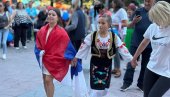 VESELO U KRALJEVU: Građani zaigrali kolo na skupu protiv blokada (FOTO/VIDEO) VESELO U KRALJEVU: Građani zaigrali kolo na skupu protiv blokada (FOTO/VIDEO)