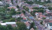 БЛОКАДЕРИ ОЧАЈНИ: Увреде пљуште, народ у Новом Саду јачи него икад! (ФОТО) БЛОКАДЕРИ ОЧАЈНИ: Увреде пљуште, народ у Новом Саду јачи него икад! (ФОТО)