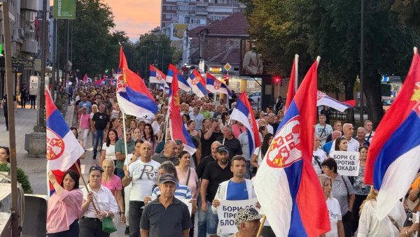 ВРАТИТЕ МИ МОЈУ СРБИЈУ: Грађани јасно поручили - желимо Србију у којој улице припадају миру, а школе и факултети знању