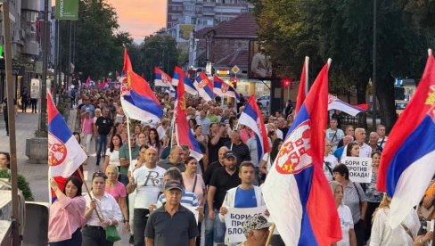 VRATITE MI MOJU SRBIJU: Građani jasno poručili - želimo Srbiju u kojoj ulice pripadaju miru, a škole i fakulteti znanju VRATITE MI MOJU SRBIJU: Građani jasno poručili - želimo Srbiju u kojoj ulice pripadaju miru, a škole i fakulteti znanju
