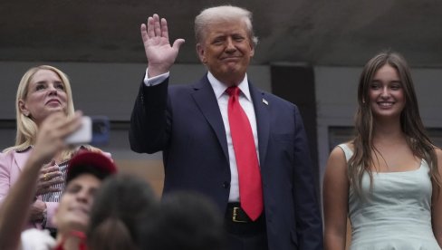 DONALD TRAMP DOŠAO SA UNUKOM NA FINALE US OPENA I NASTAO HAOS: Ovako nešto se do sada nikad nije dogodilo!