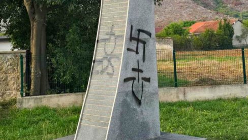 BAĆEVIĆI KOD MOSTARA PONOVO NA METI VANDALA: Spomenik išaran ustaškim simbolima BAĆEVIĆI KOD MOSTARA PONOVO NA METI VANDALA: Spomenik išaran ustaškim simbolima