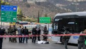 РАСТЕ БРОЈ МРТВИХ У ЈЕРУСАЛИМУ, ГРАД ЗАКЉУЧАН Путници преживели пакао: Дошли су терористи, било је страшно (ВИДЕО)