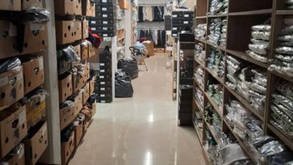 УХАПШЕН ПРИВРЕДНИК ИЗ НОВОГ ПАЗАРА: Продавао робу преко Интернета, избегавао порез УХАПШЕН ПРИВРЕДНИК ИЗ НОВОГ ПАЗАРА: Продавао робу преко Интернета, избегавао порез