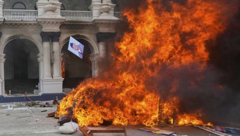 HAOS NA ULICAMA NEPALA: U protestima poginula 21 osoba, 500 povređenih - predsednik prihvatio ostavku premijera Olija