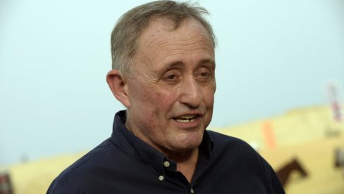 JAVNOST BUDE ZBUNJENA, MISLI DA GLEDA SI-EN-EN Brent Sadler dobio nagradu za istraživačko novinarstvo - U izlaganju razobličio N1