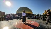 RAME UZ RAME SA SVETSKIM ZVEZDAMA: Princ od Vranje u Kazahstanu snima šou program (FOTO) RAME UZ RAME SA SVETSKIM ZVEZDAMA: Princ od Vranje u Kazahstanu snima šou program (FOTO)