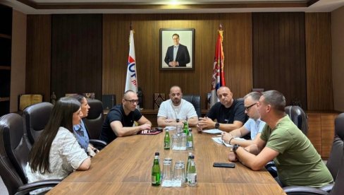 KURTIJEVA POLICIJA UPALA U PROSTORIJE SLUŽBENOG GLASNIKA U KOSOVSKOJ MITROVICI: Hitno se oglasila Srpska lista