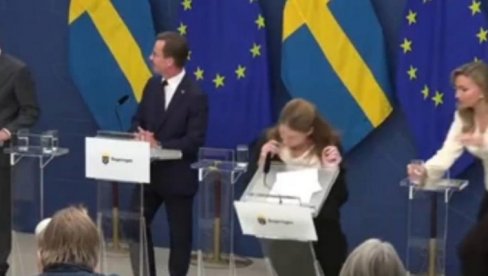 ОНЕСВЕСТИЛА СЕ ШВЕДСКА МИНИСТАРКА ЗДРАВЉА: Представљена јавности на конференцији за новинаре, па пала у несвест (ВИДЕО) ОНЕСВЕСТИЛА СЕ ШВЕДСКА МИНИСТАРКА ЗДРАВЉА: Представљена јавности на конференцији за новинаре, па пала у несвест (ВИДЕО)