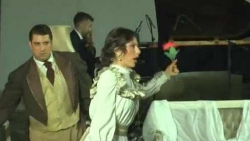 OPERA „TRAVIJATA „ OTVORILA JESENJU SEZONU U KRAGUJEVCU: Kamerna verzija na otvorenom OPERA „TRAVIJATA „ OTVORILA JESENJU SEZONU U KRAGUJEVCU: Kamerna verzija na otvorenom