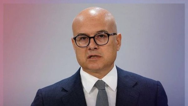 АПЛАУДИРАЈУ ХРВАТСКОМ УЛТРАНАЦИОНАЛИСТИ КОЈИ ПРОМОВИШЕ МРЖЊУ ПРЕМА СРБИМА: Вучевић о срамном понашању блокадера и опозиције АПЛАУДИРАЈУ ХРВАТСКОМ УЛТРАНАЦИОНАЛИСТИ КОЈИ ПРОМОВИШЕ МРЖЊУ ПРЕМА СРБИМА: Вучевић о срамном понашању блокадера и опозиције