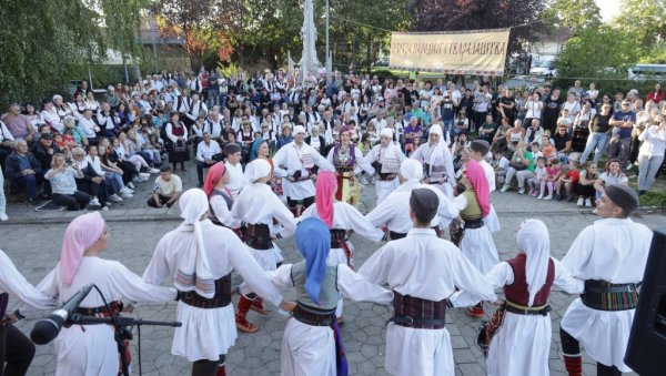 СМОТРА НАРОДНОГ СТВАРАЛАШТВА: Јубиларна фолклорна манифестација у Краљеву 20. септембра СМОТРА НАРОДНОГ СТВАРАЛАШТВА: Јубиларна фолклорна манифестација у Краљеву 20. септембра