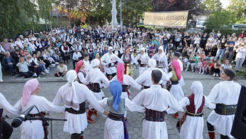 SMOTRA NARODNOG STVARALAŠTVA: Jubilarna folklorna manifestacija u Kraljevu 20. septembra SMOTRA NARODNOG STVARALAŠTVA: Jubilarna folklorna manifestacija u Kraljevu 20. septembra