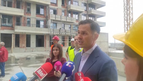 ОД ЈЕДНОСОБНИХ ДО ЧЕТВОРОСОБНИХ СТАНОВА Мали обилази радове на изградњи Експо села: 1.500 станова биће у потпуности опремљени (ВИДЕО)