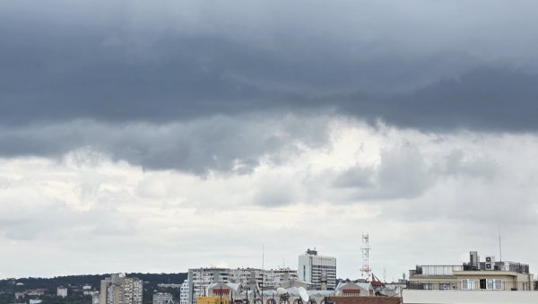 СТИЖУ ПЉУСКОВИ СА ГРМЉАВИНОМ И ПАД ТЕМПЕРАТУРЕ: Откривено и када