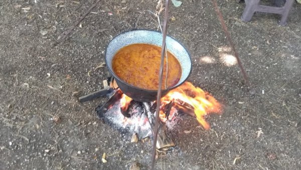 ЧОРБИЈАДА У ОСТРОВУ: Сутра такмичење кулинара