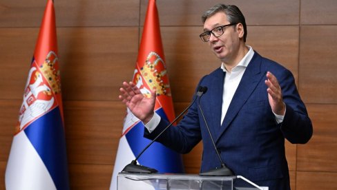 PORED RUŠENJA CRKVE, SADA UDARAJU NA VOJSKU: Vučić o histeriji zbog vojne parade (VIDEO) PORED RUŠENJA CRKVE, SADA UDARAJU NA VOJSKU: Vučić o histeriji zbog vojne parade (VIDEO)