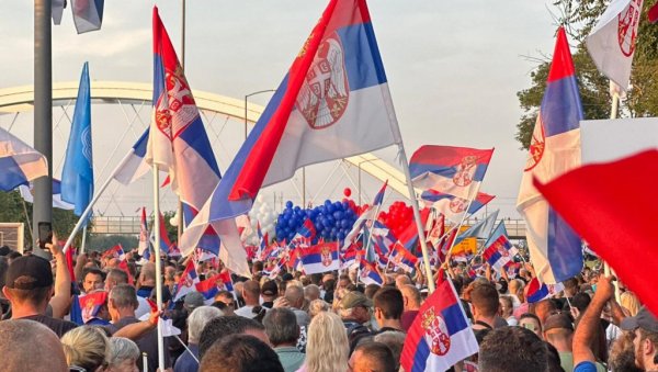 ПРОЦЕНА БИА: На скуповима против блокада 145.000 грађана, на скуповима блокадера само 5.500 блокадера ПРОЦЕНА БИА: На скуповима против блокада 145.000 грађана, на скуповима блокадера само 5.500 блокадера