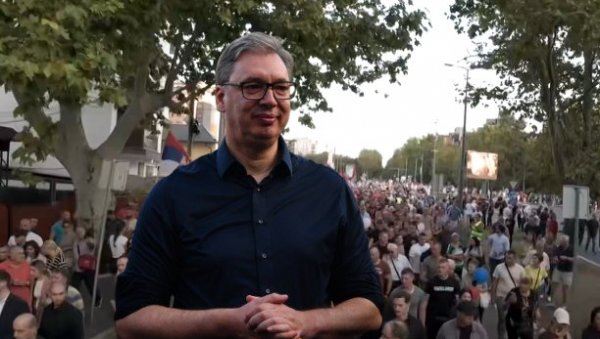 ВЕЛИЧАНСТВЕНО! Снимак дроном на скупу против блокада на Вождовцу где је био и Вучић (ВИДЕО)