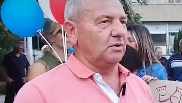 ПОДРШКА ПРЕДСЕДНИКУ ВУЧИЋУ Грађани Старе Пазове послали јаку поруку (ВИДЕО) ПОДРШКА ПРЕДСЕДНИКУ ВУЧИЋУ Грађани Старе Пазове послали јаку поруку (ВИДЕО)