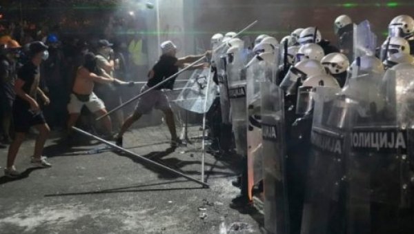 ПОЛИЦИЈА НЕМА ЦН ГАС: МУП демантовао лажи блокадерске Шолакове телевизије Н1