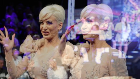 ВЕЋ ГА ЈЕ  СЕДАМ ПУТА ОПЕРИСАЛА: Сви гледају у нос Душице Јаковљевић - Крив је и спустио се