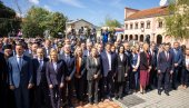 У ГАЏИНОМ ХАНУ ОБЕЛЕЖЕН ДАН СРПСКОГ ЈЕДИНСТВА: Сећање на хероје и симболе слободе (ФОТО) У ГАЏИНОМ ХАНУ ОБЕЛЕЖЕН ДАН СРПСКОГ ЈЕДИНСТВА: Сећање на хероје и симболе слободе (ФОТО)
