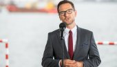 ИЗРЕШЕТАН АУТОМОБИЛ ПОЉСКОГ ПОСЛАНИКА: Хаос у Бриселу (ФОТО)