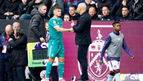 ОСТРВО СЕ ДИГЛО НА НОГЕ! Цео Ливерпул грми на лажног Србина